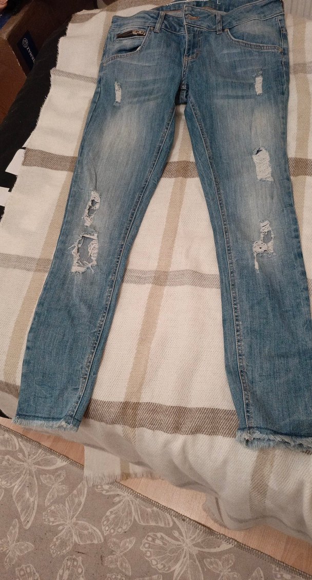 Kadın Mavi Rahat Kesim Yırtık Kot Pantolon - Görsel 4