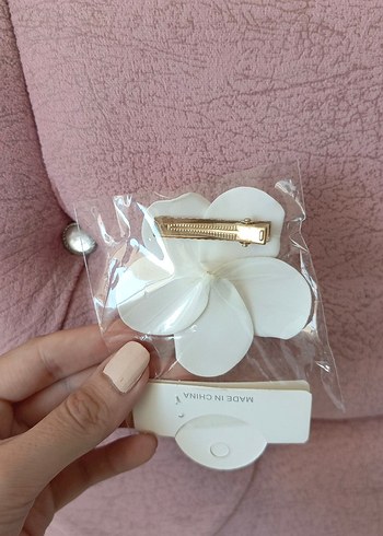 Pastel Beyaz Elastik Çiçek Saç Aksesuarı - Görsel 2