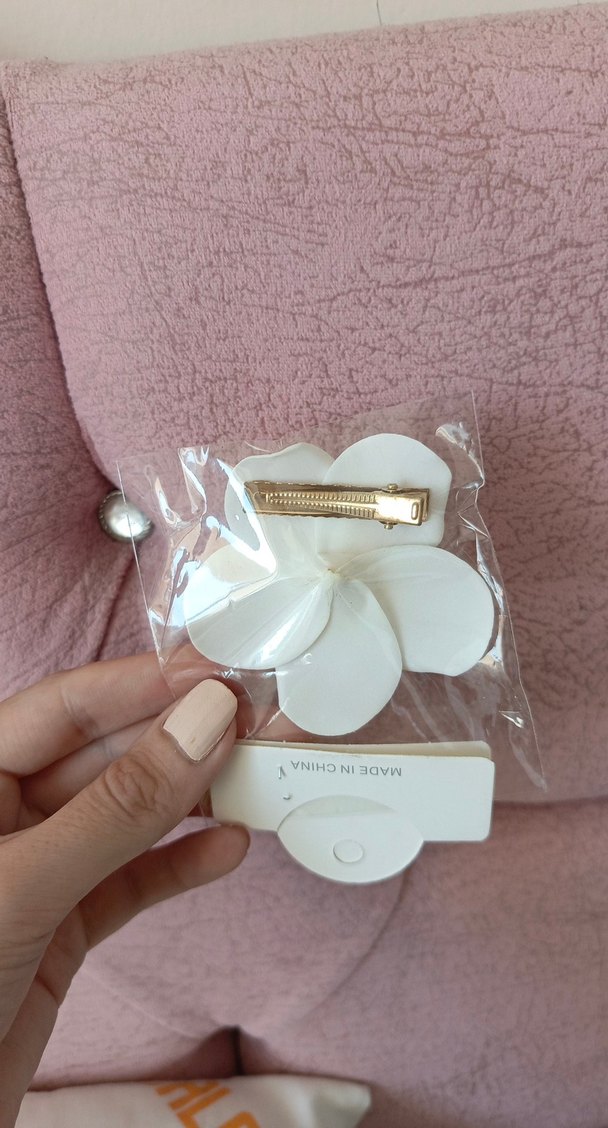 Pastel Beyaz Elastik Çiçek Saç Aksesuarı - Görsel 2