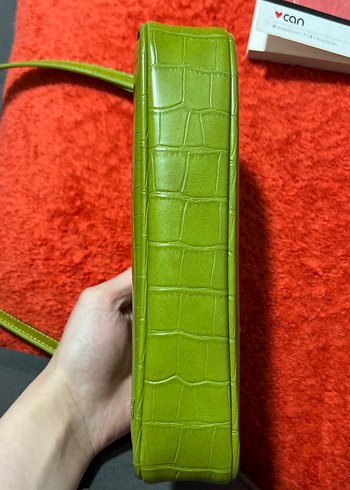 Zincir Detaylı Yeşil Deri Kadın Çanta - Görsel 5