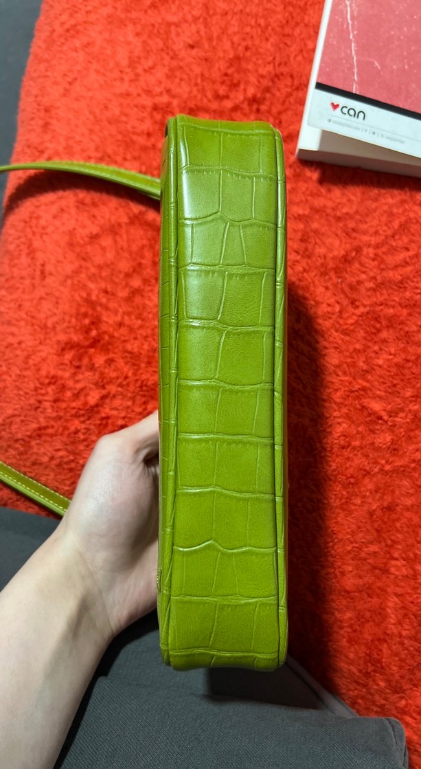 Zincir Detaylı Yeşil Deri Kadın Çanta - Görsel 5