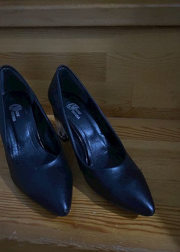 Klasik Siyah Kadın Topuklu Ayakkabı - Görsel 2