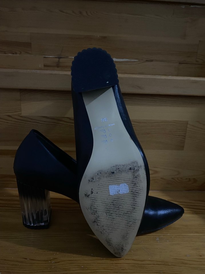 Klasik Siyah Kadın Topuklu Ayakkabı - Görsel 3