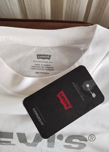 Levi's Beyaz Oversized Fit Kadın Tişört - Görsel 7