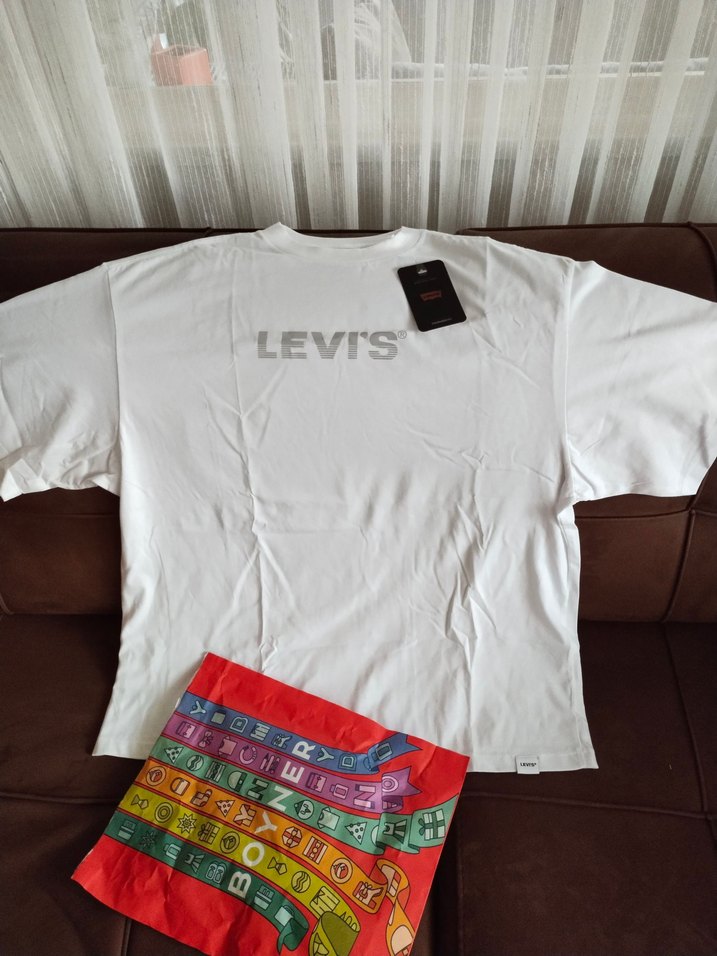 Levi's Beyaz Oversized Fit Kadın Tişört - Görsel 3