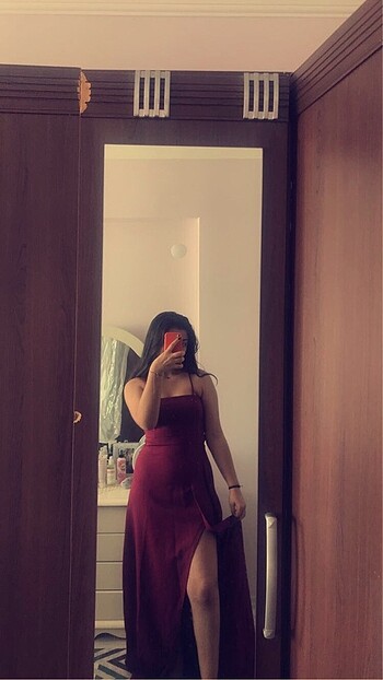 Bordo uzun yırtmaçlı elbise