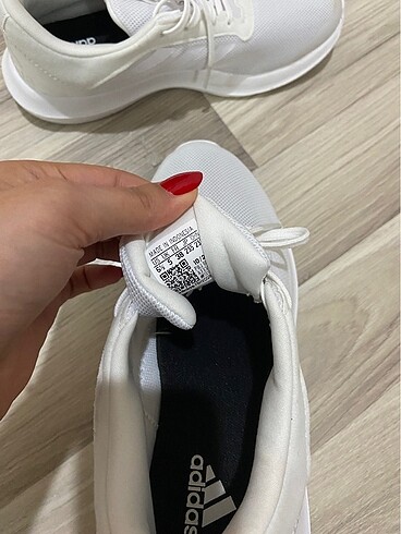 38 Beden beyaz Renk Adidas ayakkabı