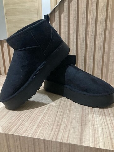 Ugg Ugg bot