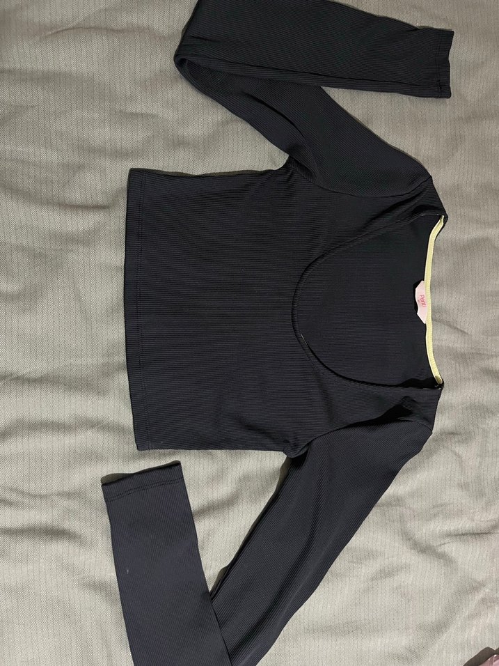 Siyah Uzun Kollu Crop Top - Görsel 2