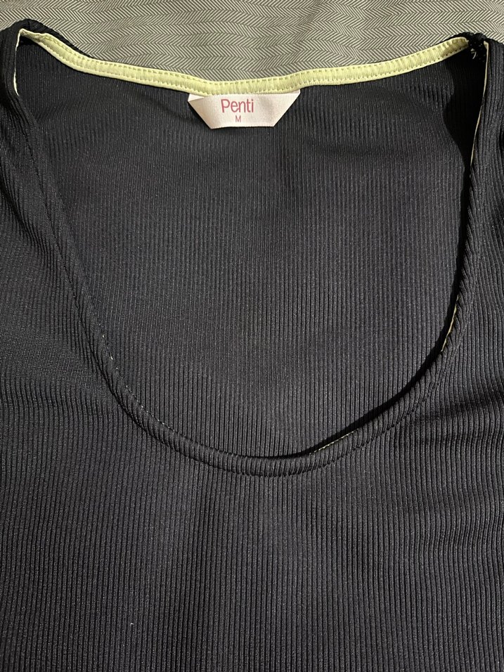 Siyah Uzun Kollu Crop Top - Görsel 3