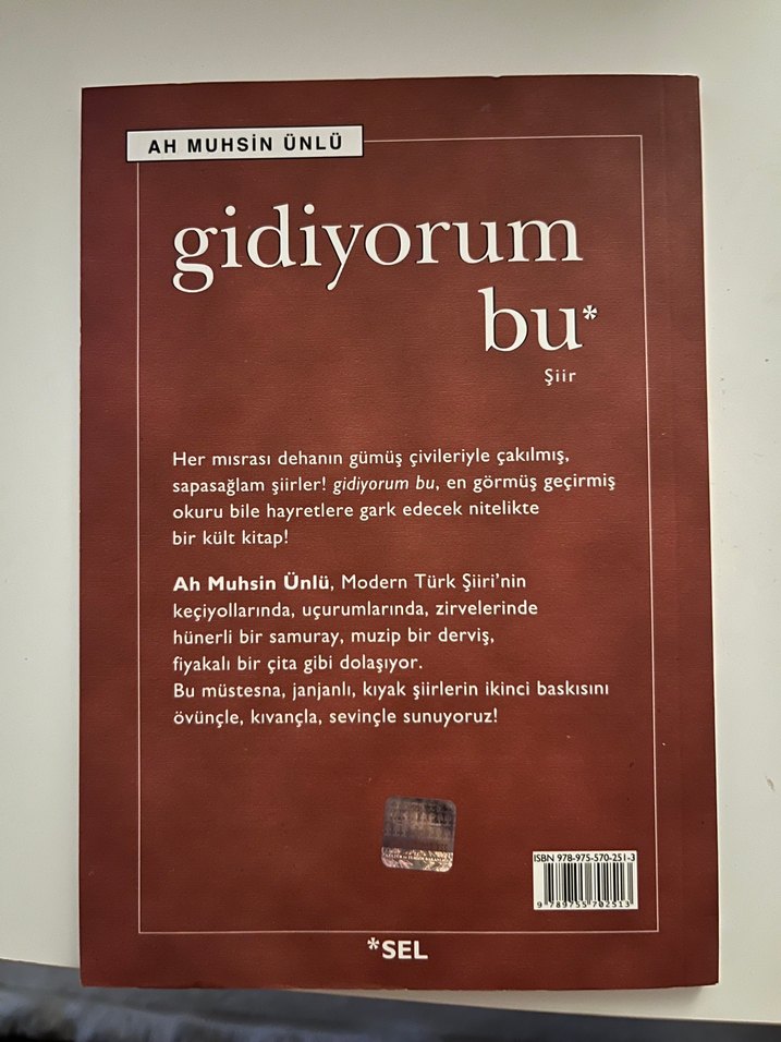 Ah Muhsin Ünlü - Gidiyorum Bu Şiir Kitabı - Görsel 2