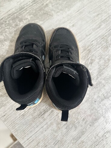 27 Beden siyah Renk Nike bot ayakkabı