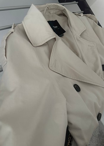 Bej Kadın Uzun Trençkot Şeffaf Detaylı - Görsel 4