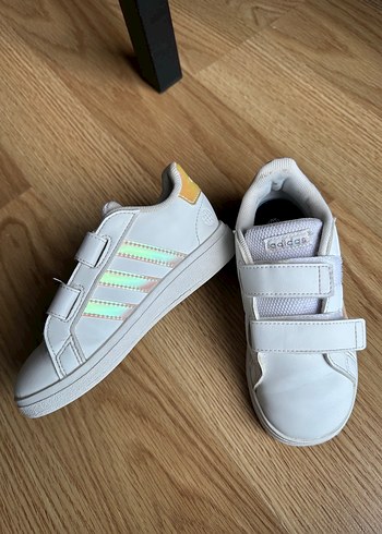 Adidas Kız Çocuk Beyaz Cırt Cırtlı Spor Ayakkabı