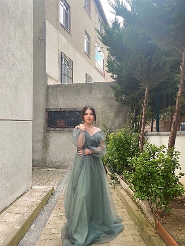 Balon kol yırtmaçlı abiye