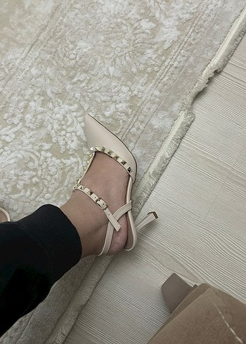 Bej Süet Toka Detaylı Stiletto HİÇ GİYİLMEMİŞTİR - Görsel 5