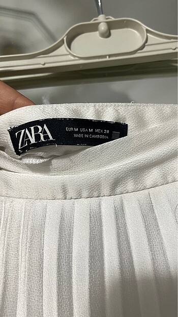 38 Beden beyaz Renk Zara pilili etek