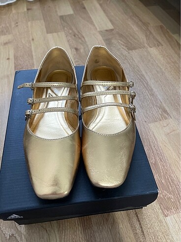 Zara gold Babet
