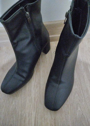 Siyah Deri Kısa Topuklu Kadın Bot - Görsel 3