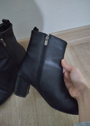 Siyah Deri Kısa Topuklu Kadın Bot - Görsel 2