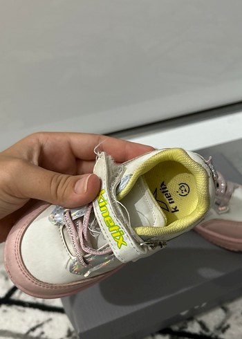 23 Beden Kız Çocuk Pembe Çizgili Spor Ayakkabı