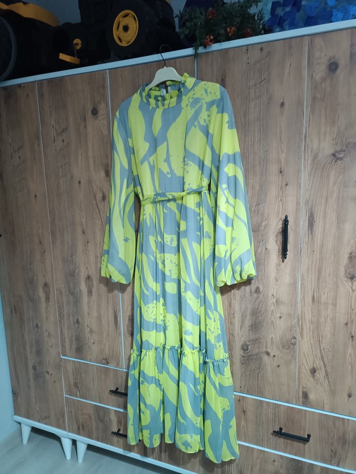 Sarı Gri Bağlama Desenli Uzun Elbise - Görsel 2