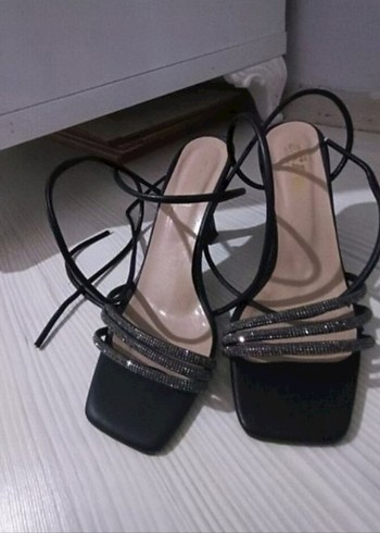 Klasik Siyah Stiletto Yılan Desenli Topuklu