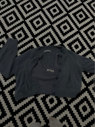 Stradivarius stradivarius hirka crop takim