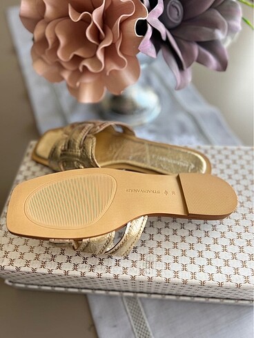 38 Beden stradivarius gold terlik