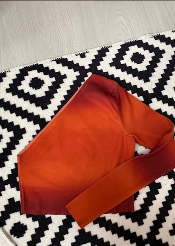 Kırmızı Bağlamalı Saten Bluz - Görsel 3