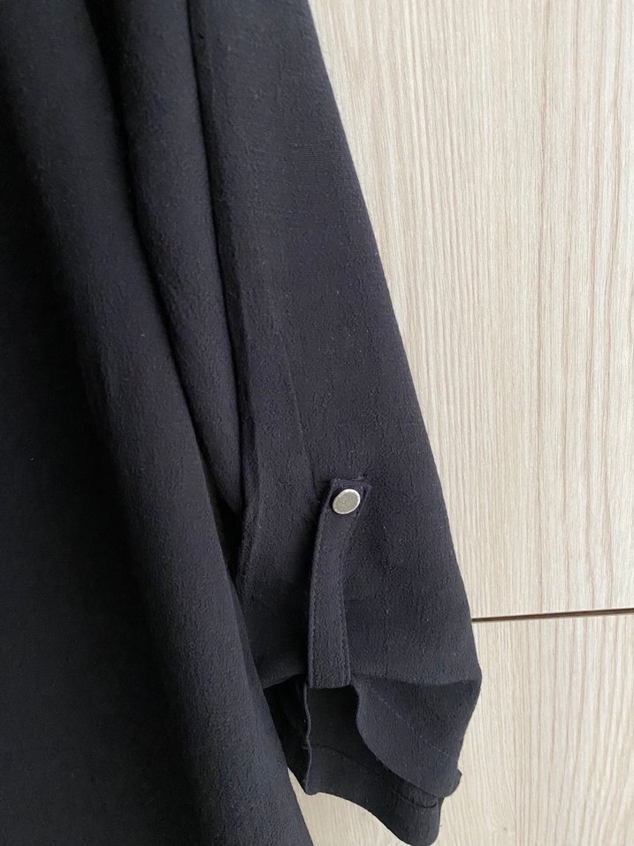 Siyah V Yaka Kadın Bluz Naramaxx - Görsel 3