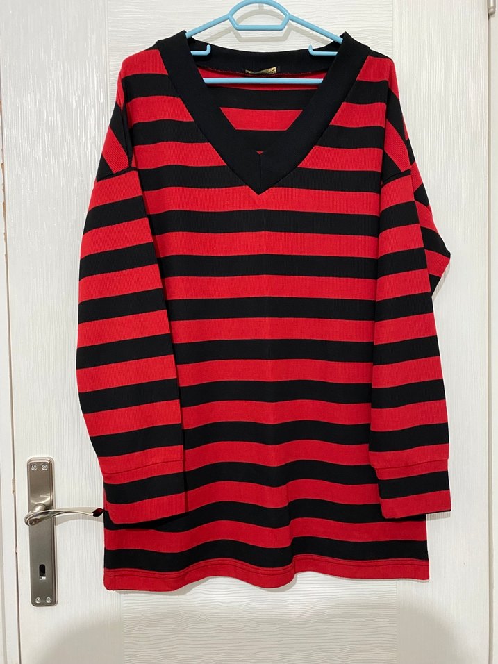 Uzun Kollu V Yaka Çizgili Kazak - Görsel 2