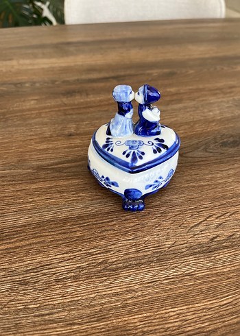 Beden Porselen ce Cam Renkli Figürin Seti