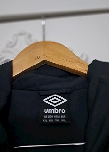 Galatasaray Kapüşonlu Mont - Görsel 2