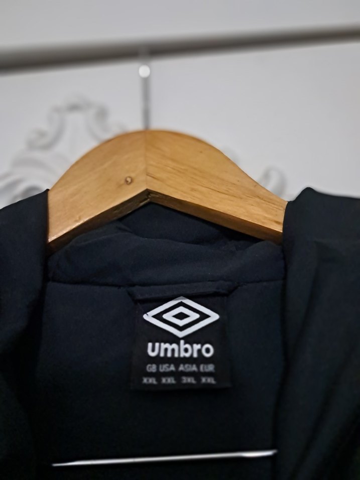 Galatasaray Kapüşonlu Mont - Görsel 2