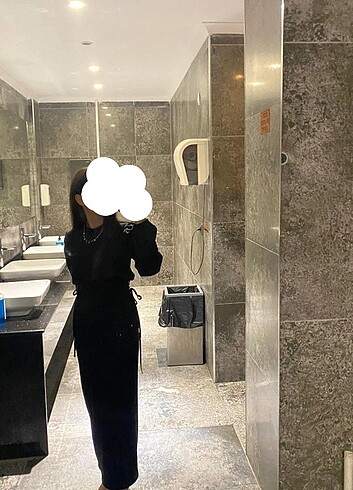Siyah saten yanları ip detayli elbise