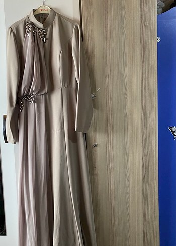 Tesettür Bej Uzun Abiye Elbise - Görsel 4
