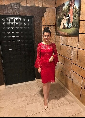 s Beden Kırmızı güpürlü kısa elbise