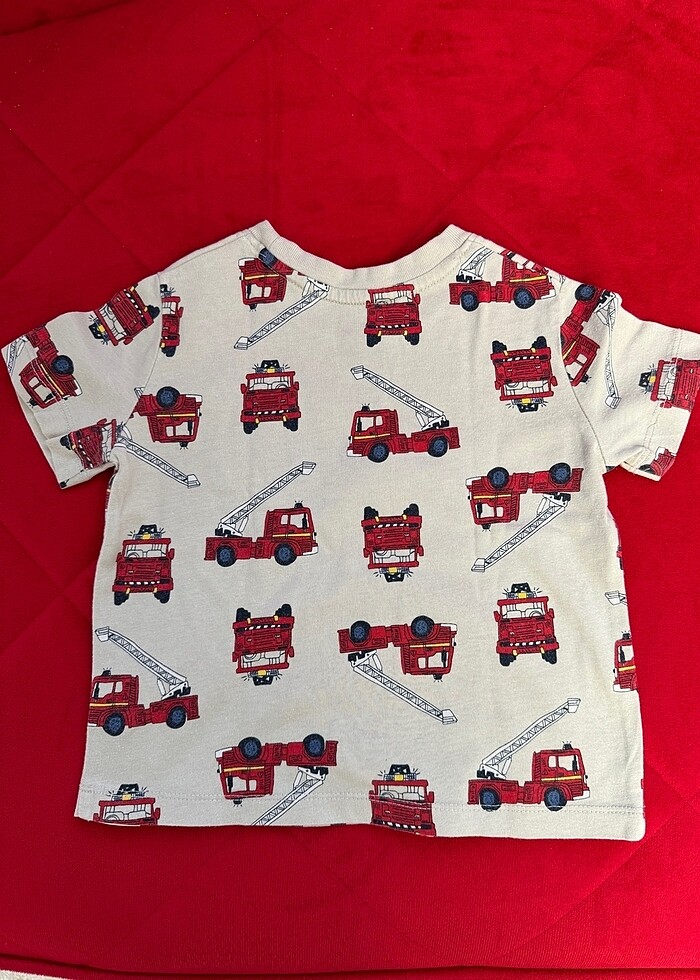 Gap erkek çocuk arabalı t-shirt - Görsel 2