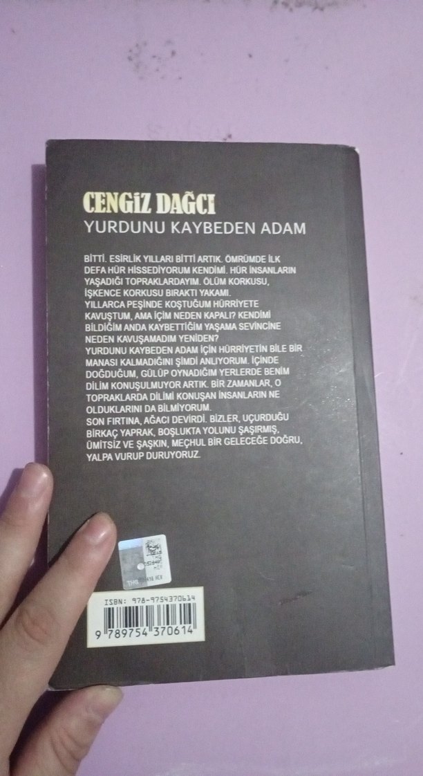 Yurdunu Kaybeden Adam - Cengiz Dağcı - Görsel 2