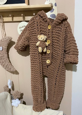 Kahverengi Kapüşonlu Örgü Bebek Tulumu - Görsel 3