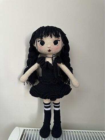Beden Amigurumi Wednesday Bebek