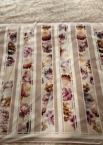 Levidor ipek eşarp - Görsel 2