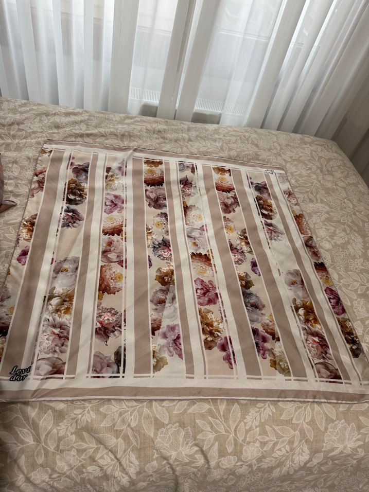 Levidor ipek eşarp - Görsel 3