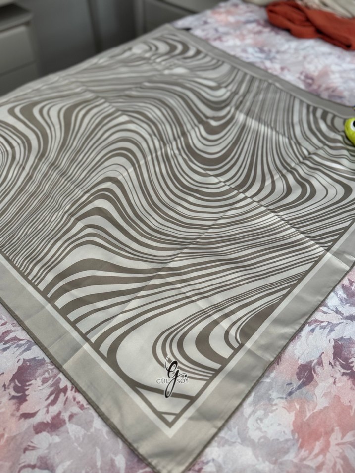 Gri Zebra Desenli Modern eşarp - Görsel 3