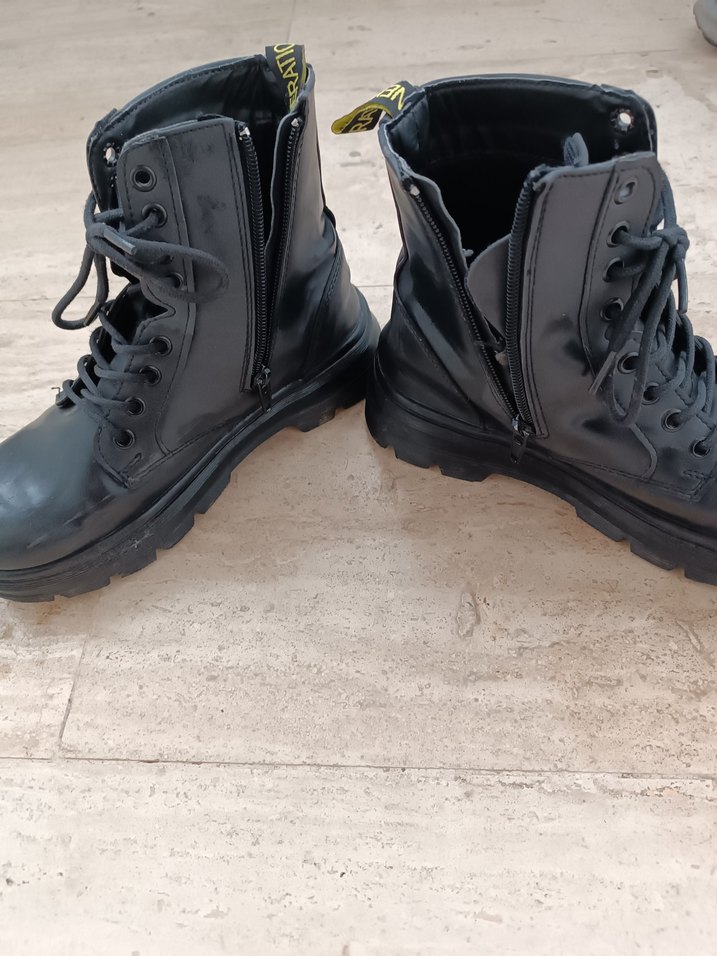 kiz çocuk Siyah Bot. - Görsel 2