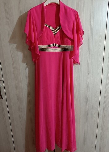 Tatlı pembe abiye elbise