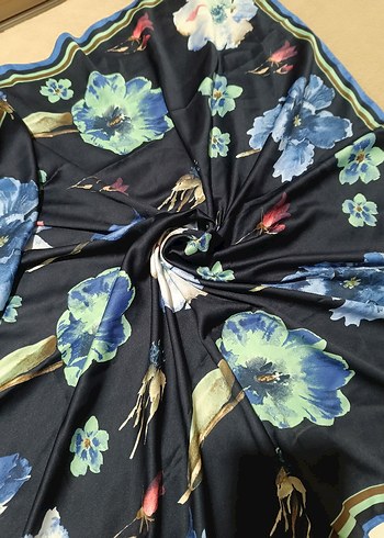 Çiçek Desenli Kadın Şal - Görsel 4