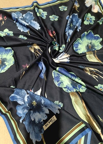 Çiçek Desenli Kadın Şal - Görsel 3