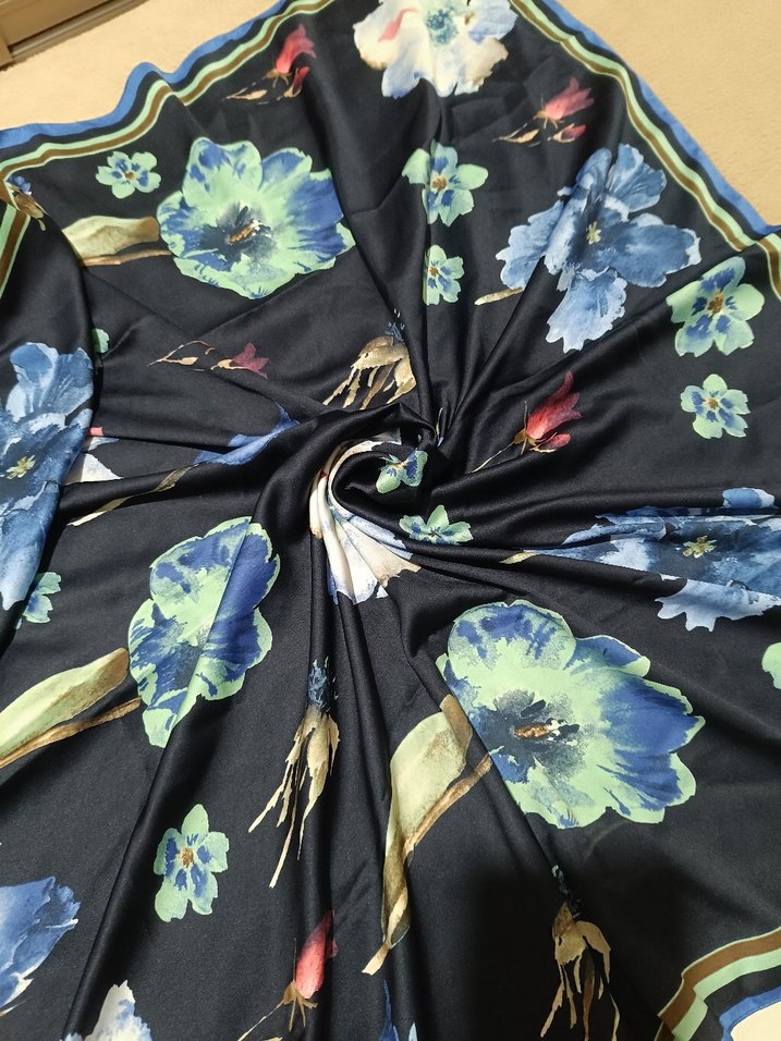 Çiçek Desenli Kadın Şal - Görsel 4